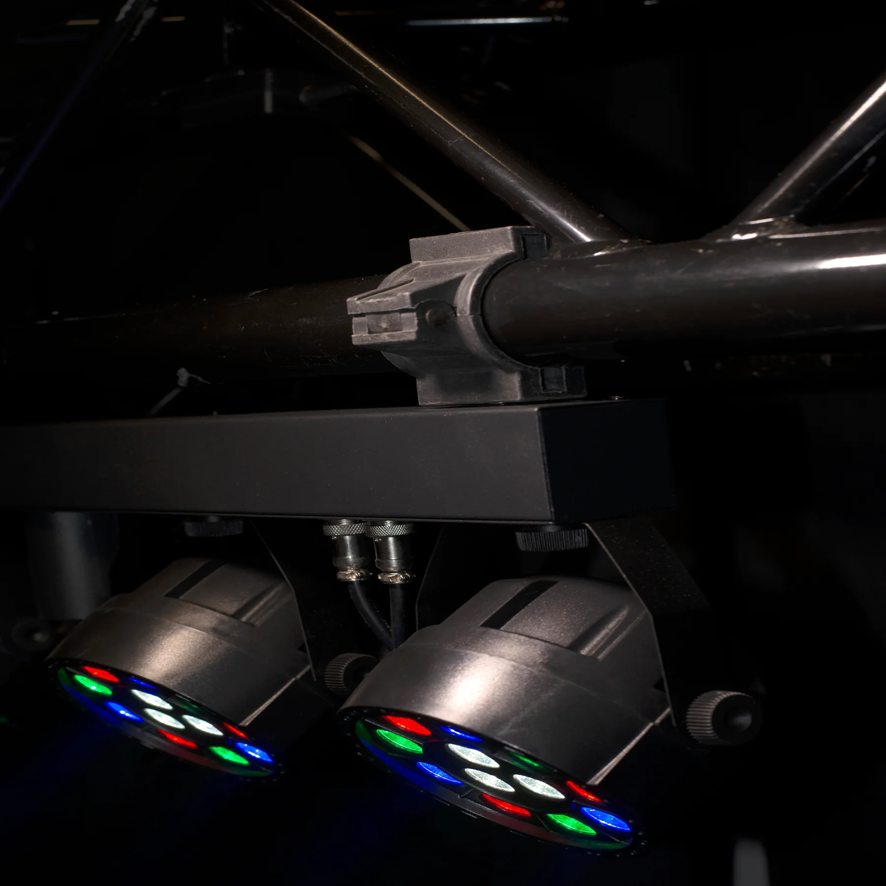 (2) Eliminator Mini Par Bar Light Systems w/4xPar Lights+Stand+Remote+Bag+Fogger - Image 12