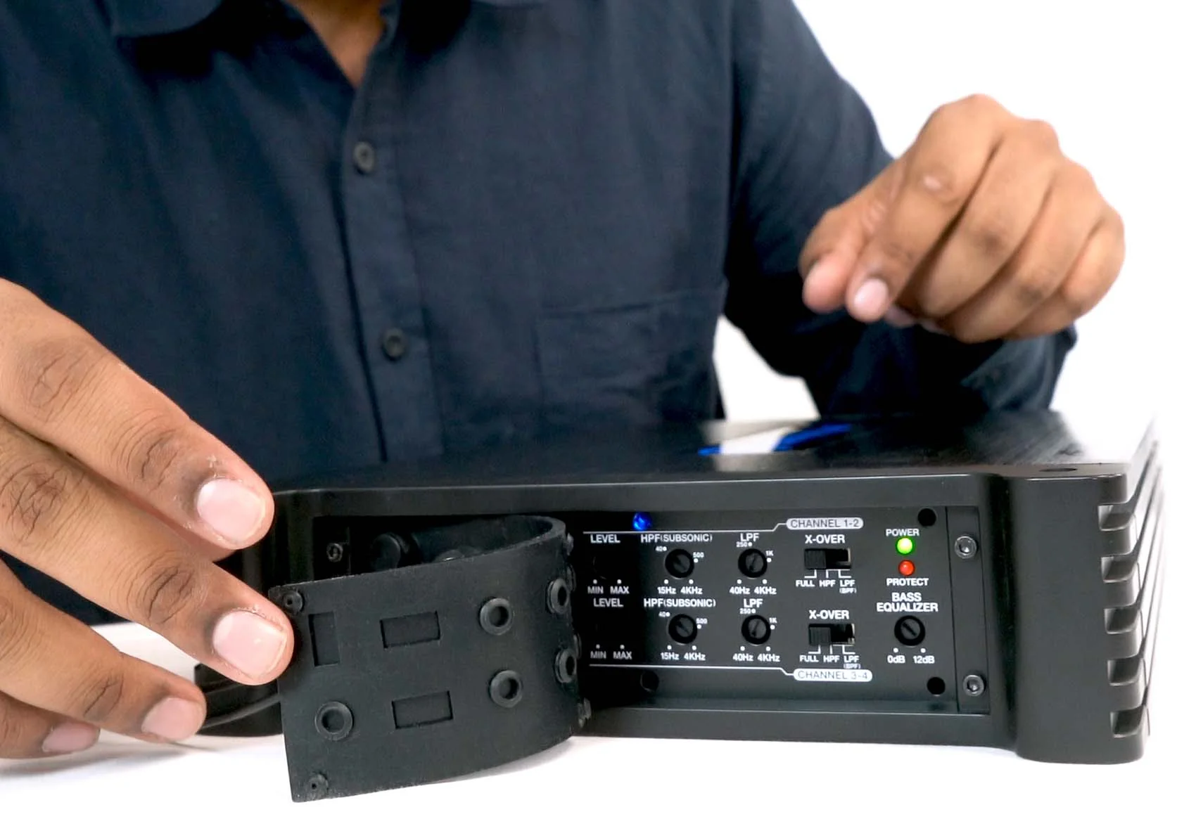 DBM45 4-Channel Amp + RMWK4 Marine Wire Kit Bundle - Image 20