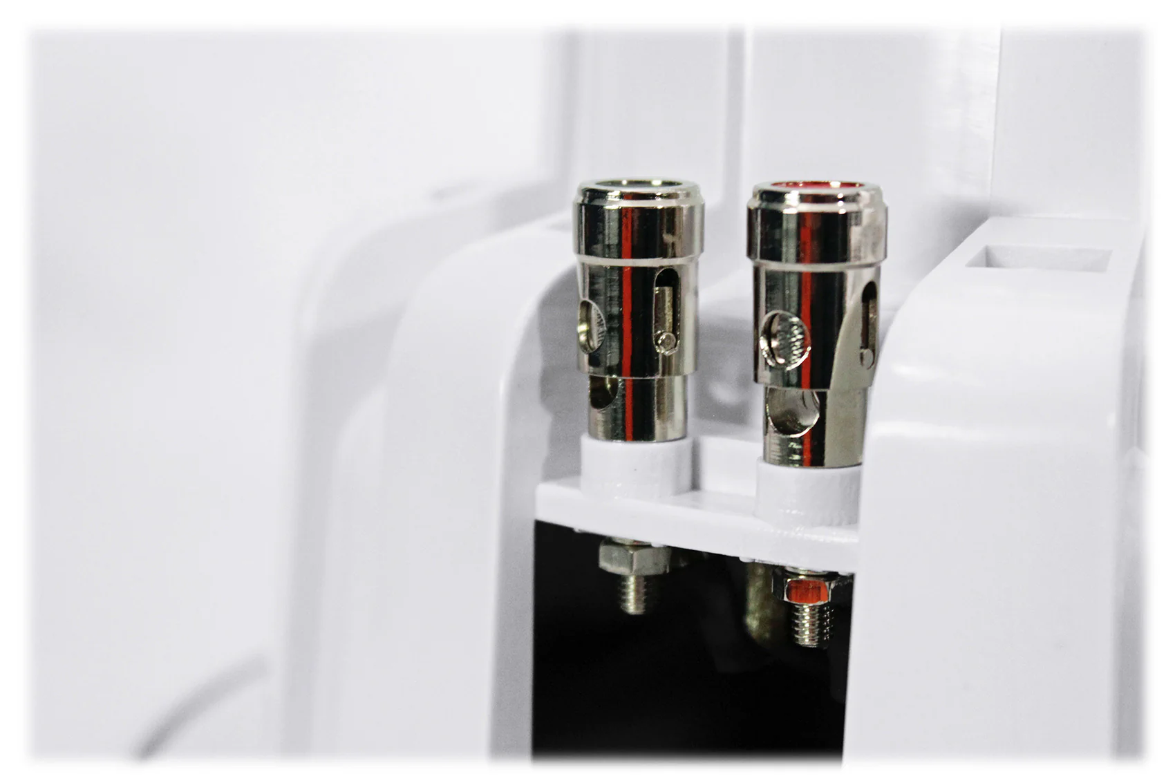 MS10LW White Subwoofer + DBM50 Marine Amplifier Bundle - Image 30