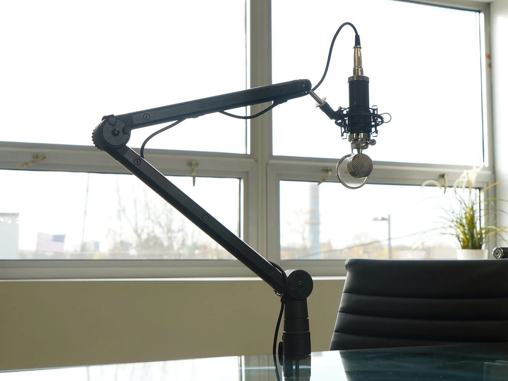 RCM PRO Mic + RG30 Pro Boom Arm Bundle - Image 11