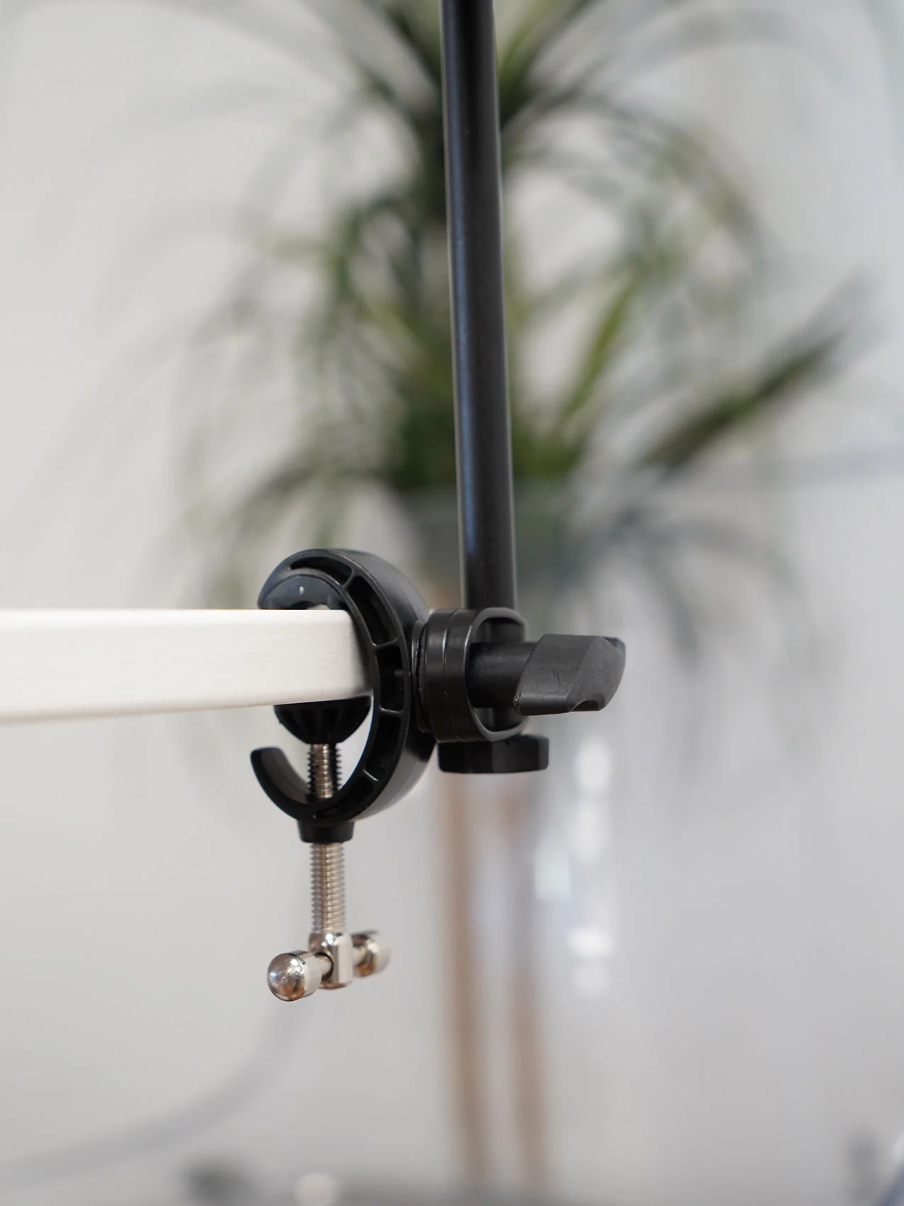 RVMIC3 V2 Mic Stand + iStand 44 Mount + RMC‑XLR Microphone Bundle - Image 20