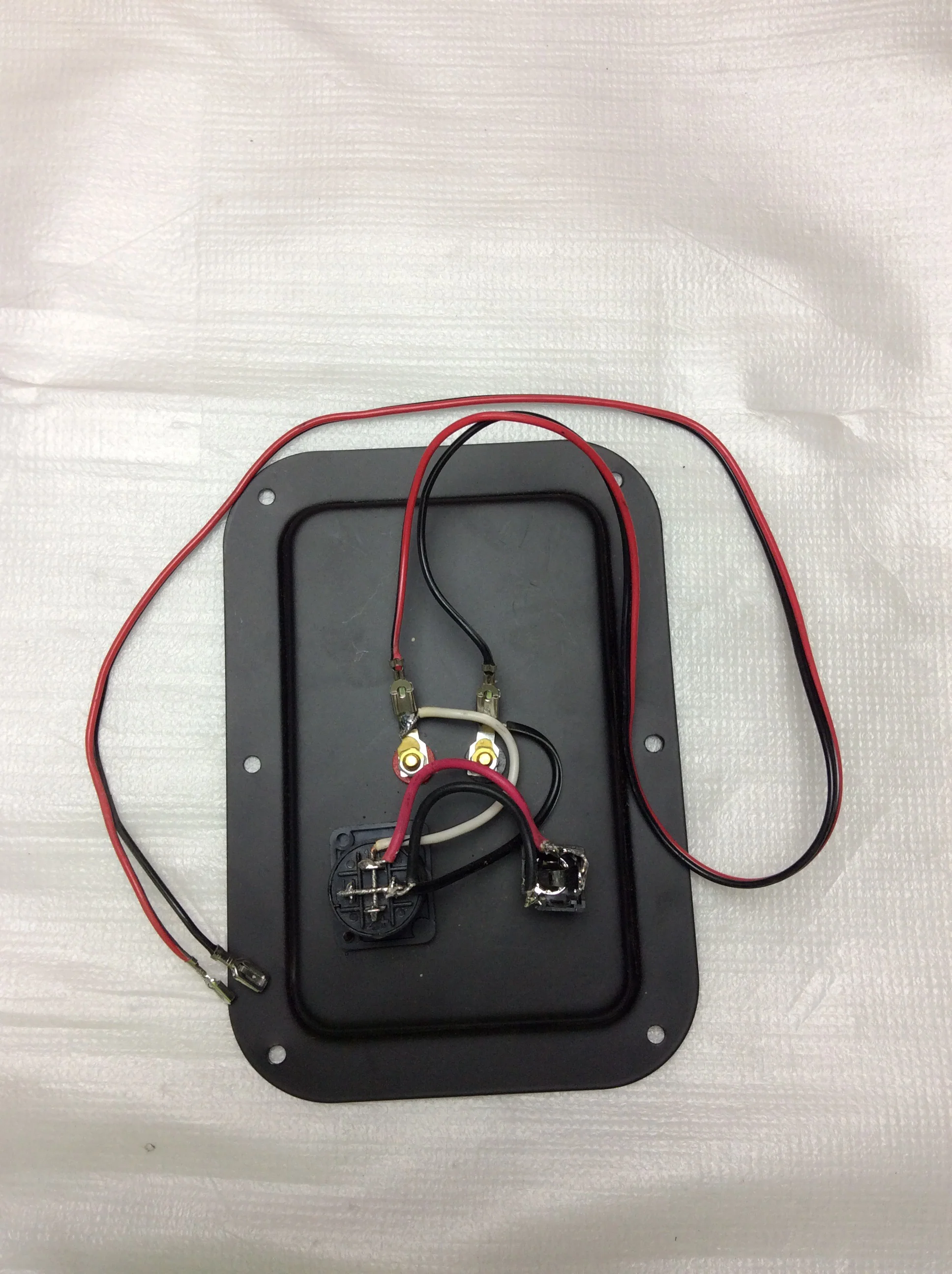 SBG1188 SPEAKER JACK PLATE. Terminals and plate that is installed on the back - Image 2