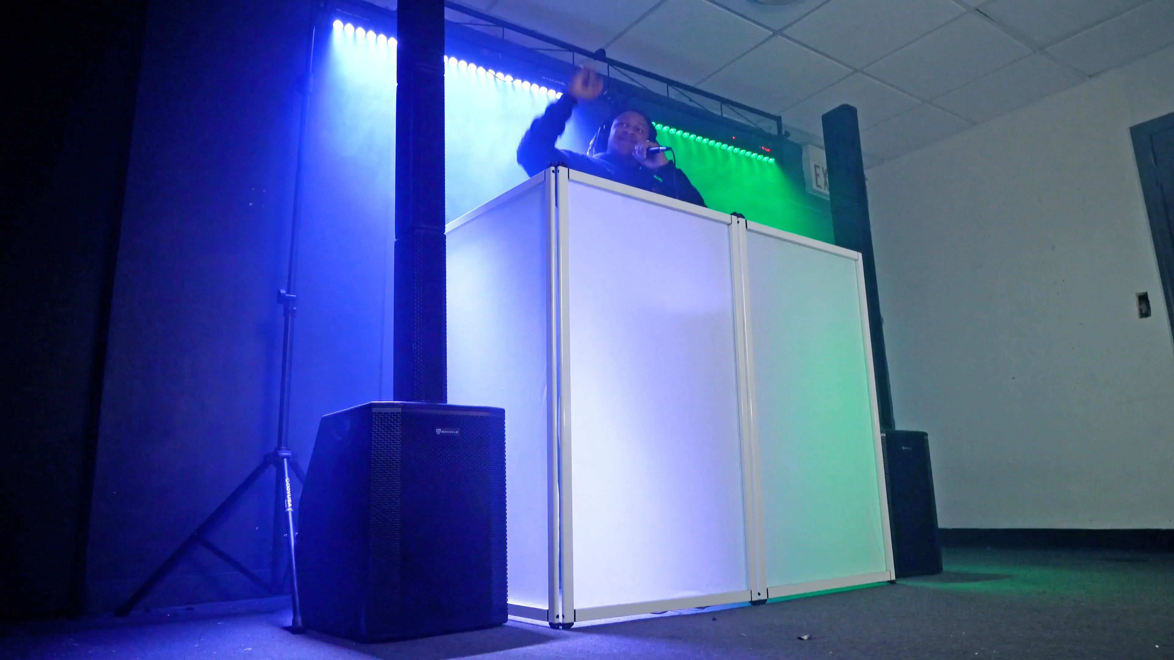 TITAN ARRAY SYSTEM +Dual Wireless Mics Bundle - Image 4